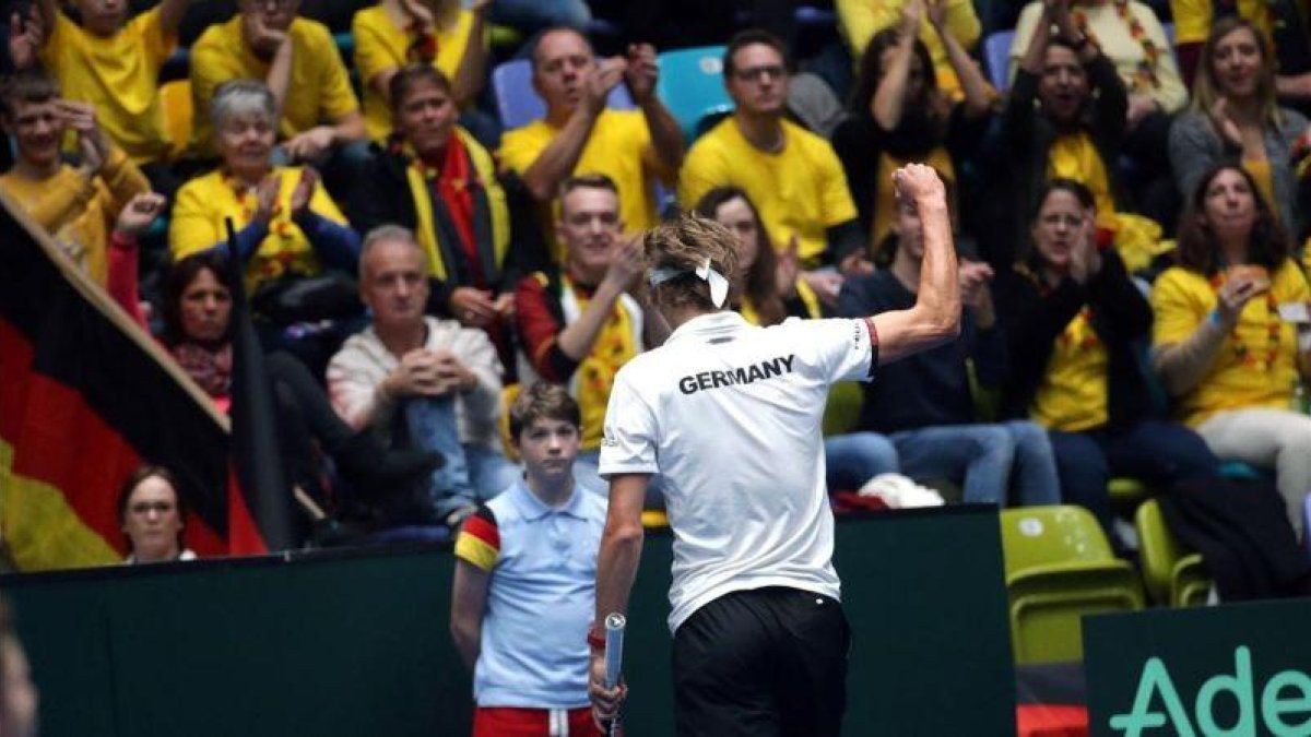 Alexander Zverev, durante su partido de clasificación para la Davis contra el húngaro Gabor Borsos.-EFE / HASAN BRATIC