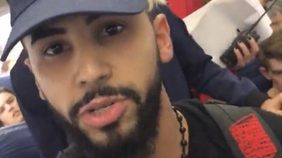 El 'youtuber' Adam Saleh acusa a Delta de expulsarle de un avión por hablar árabe.-