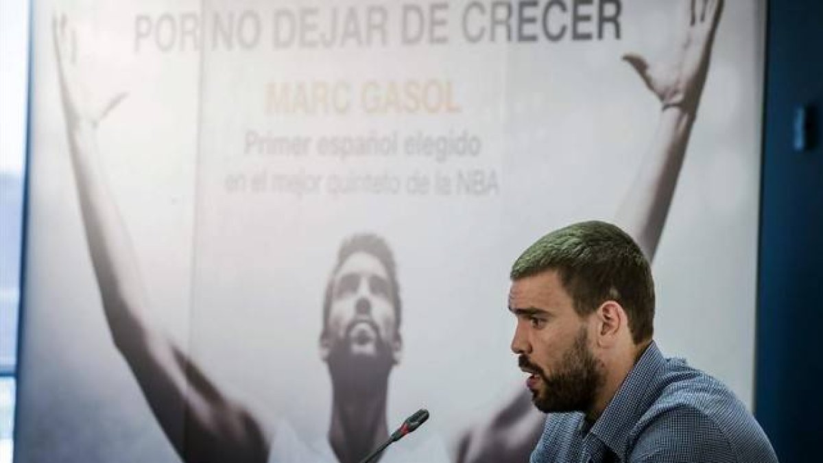 Marc Gasol, en su aparición ante los medios en Madrid-Foto: EMILIO NARANJO/ EFE