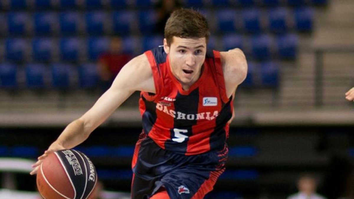 Mieguel González en una imagen de archivo con el Baskonia-EL MUNDO