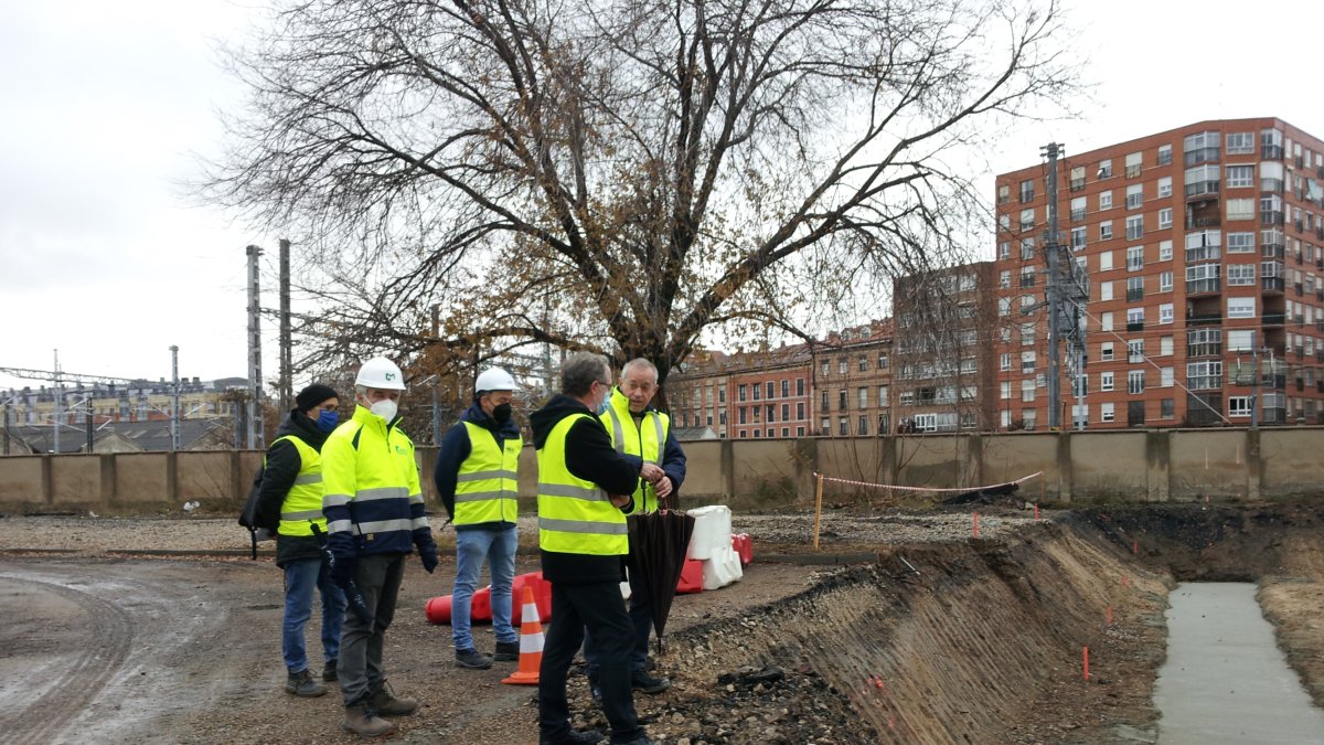 Saravia, en una imagen de archivo durante una visita a las obras de integración. E.M.