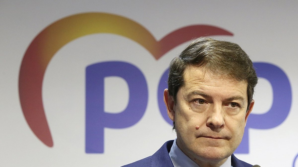 Alfonso Fernández Mañeuco, en un momento de su comparecencia ante los medios de comunicación. ICAL