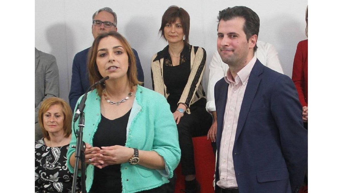 El secretario general de PSOE de Castilla y León, Luis Tudanca, y la candidata a la Alcaldía de Palencia, Miríam Andrés-Ical