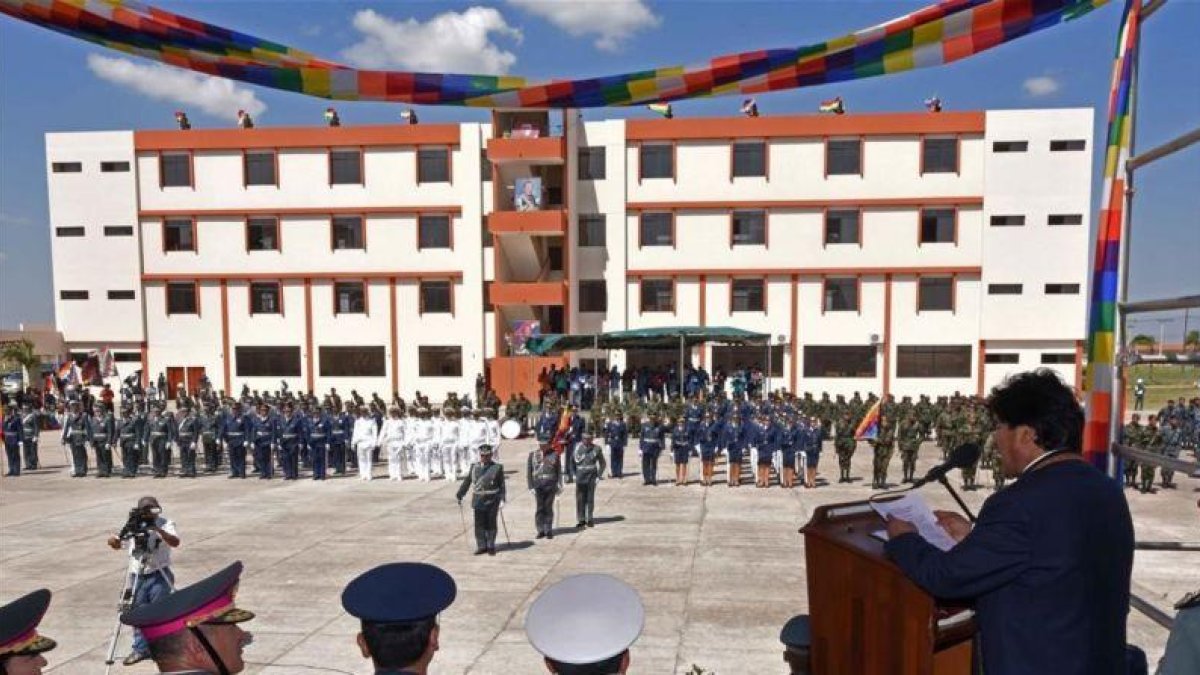 El presidente boliviano Evo Morales durante su discurso de inauguración de la academia militar.-REUTERS
