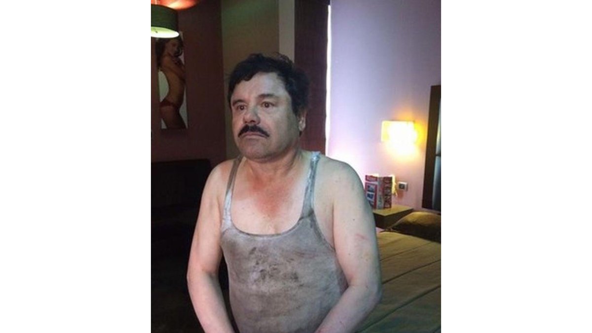Primera imagen del narcotraficante Joaquin  El Chapo Guzman hoy tras su captura.-EFE
