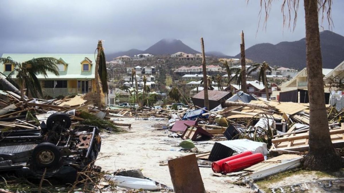 Daños en la costa de San Martín tras el paso de Irma, el 7 de septiembre-AFP / LIONEL CHAMOISEAU