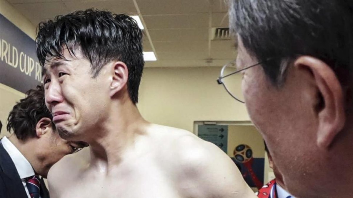 Heung-min Son, llora en el vestuario tras perder ante México-YONHAP