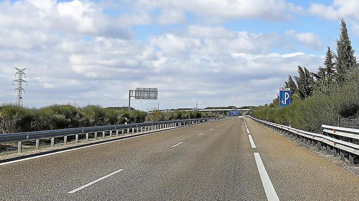 La Junta rechaza el pago «simbólico» que plantea Ábalos para las autovías-J. M. LOSTAU