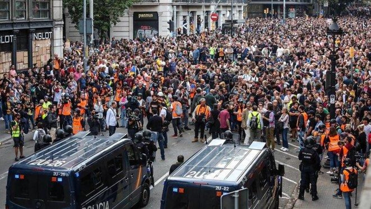 Manifestación de los CDR y la izquierda radical, en la plaza Urquinaona, el 10 de octubre.-ÁNGEL GARCÍA