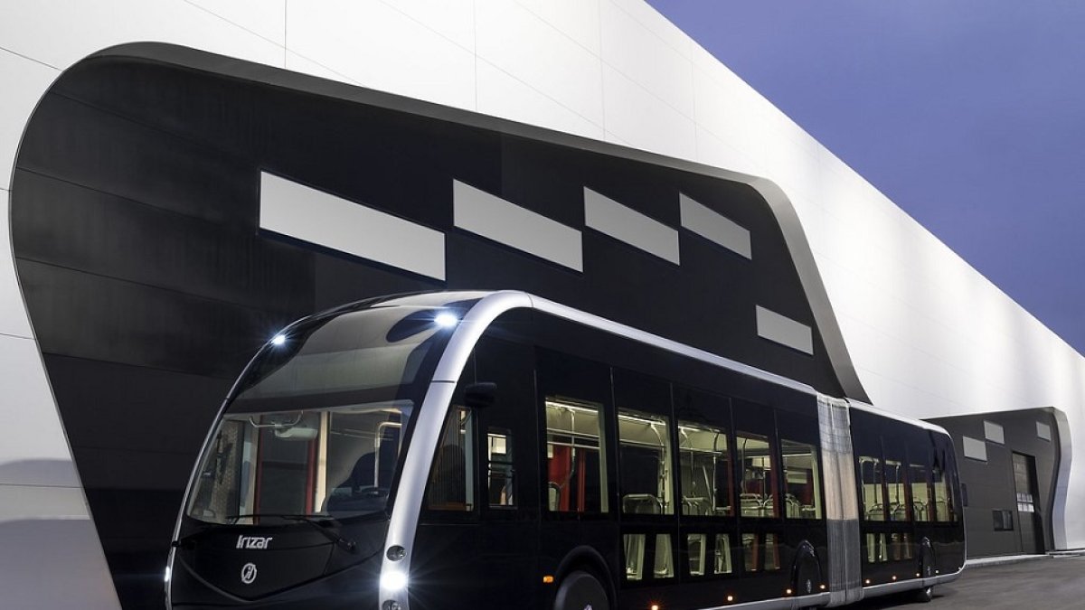 Autobuses de Irizar.- E. M.