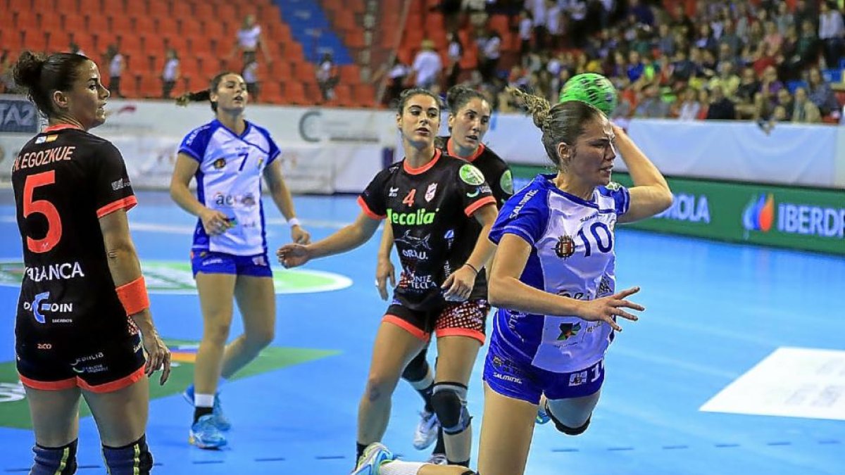 María O’Mullony, en pleno vuelo.-P. REQUEJO