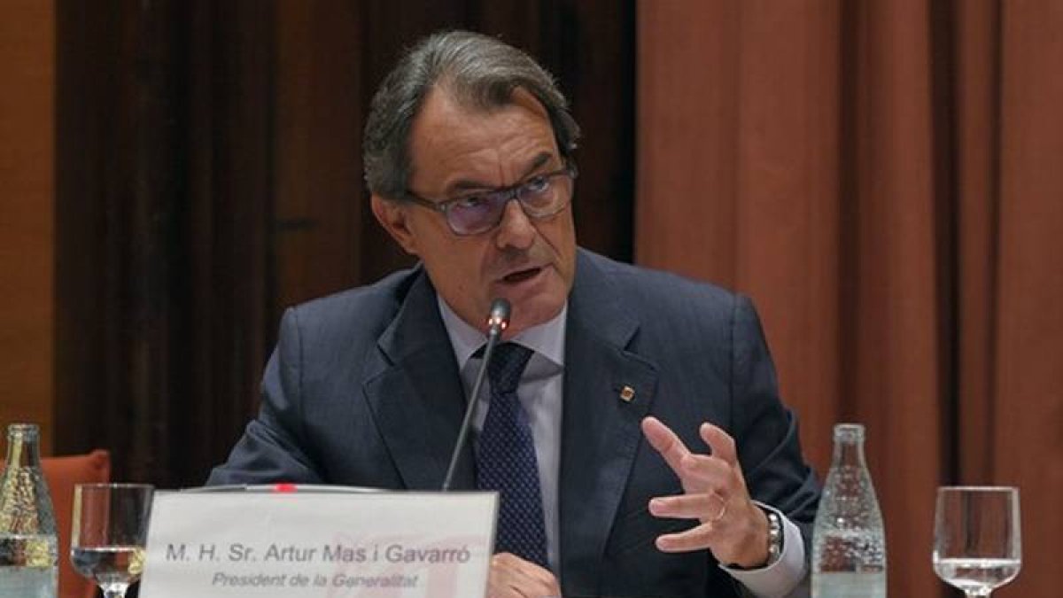 Artur Mas, durante su comparecencia en el Parlament, el pasado miércoles, 2 de septiembre, sobre la convocatoria anticipada de elecciones y el 'caso 3%'.-AFP / LLUÍS GENÉ