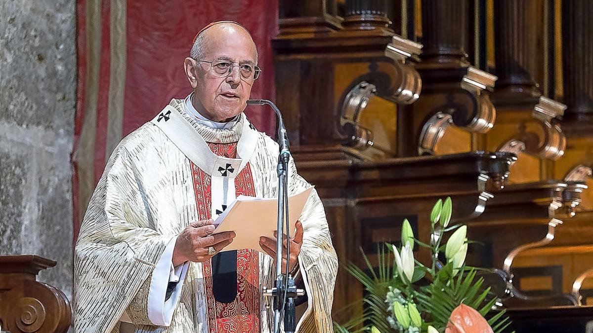 El arzobispo, Ricardo Blázquez, durante su homilía en la catedral.-PABLO REQUEJO / PHOTOGENIC