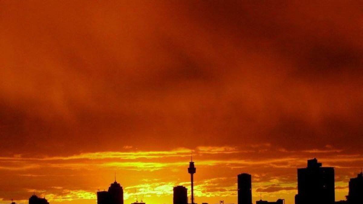 Los niveles de ozono son mayores al aire libre que en el interior y generalmente son más altos por la tarde y al anochecer.-EPA