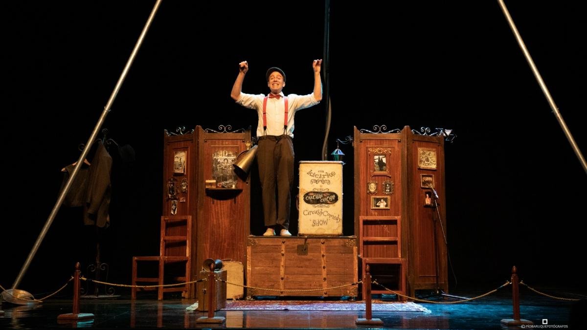 Imagen durante la actuación de El Comediante en el Centro de Artes Escénicas de San Pedro .-ORGANIZACIÓN CIRCOLMEDO