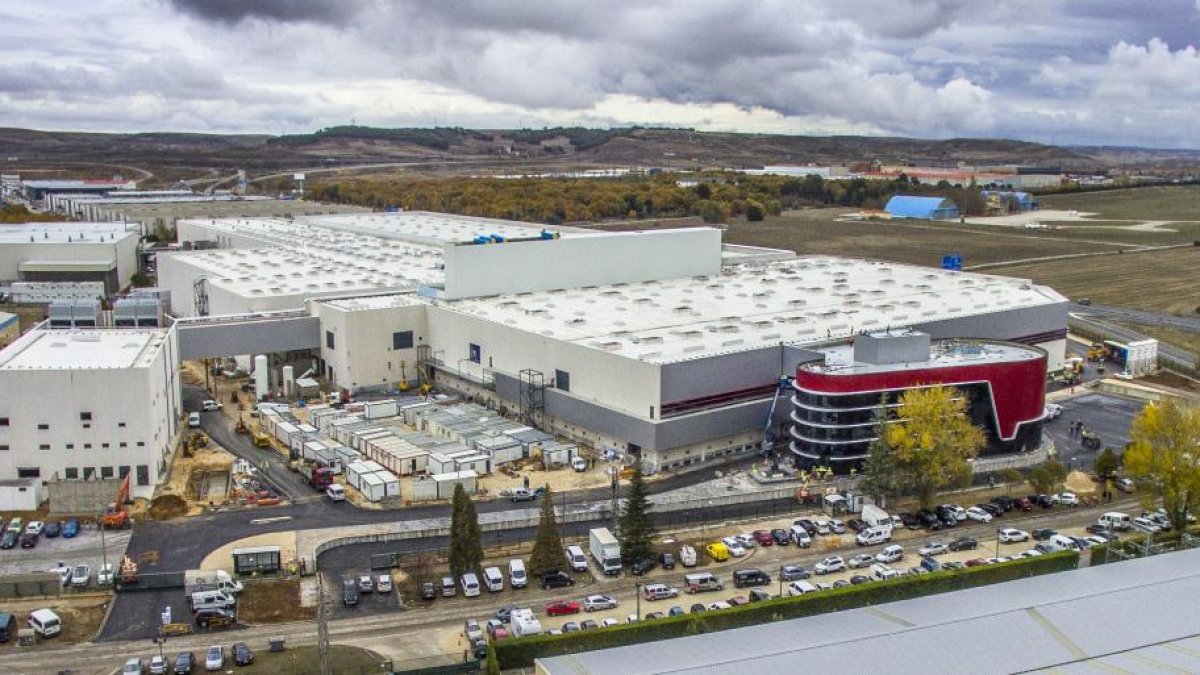 Imagen aérea de la nueva fábrica de Campofrío en Burgos.-ISRAEL L. MURILLO