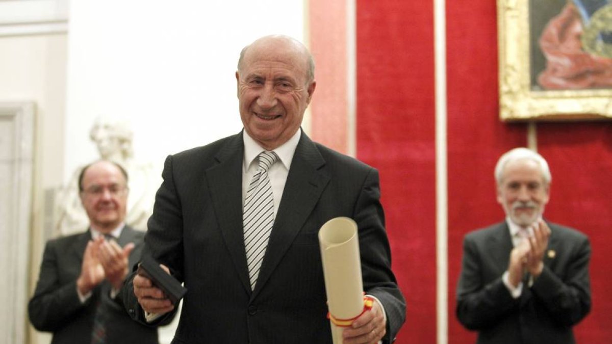 El dibujante José María Pérez, Peridis, recoge la Medalla de Honor 2014 de la Real Academia de Bellas Artes de San Fernando en reconocimiento a su trayectoria-Ical