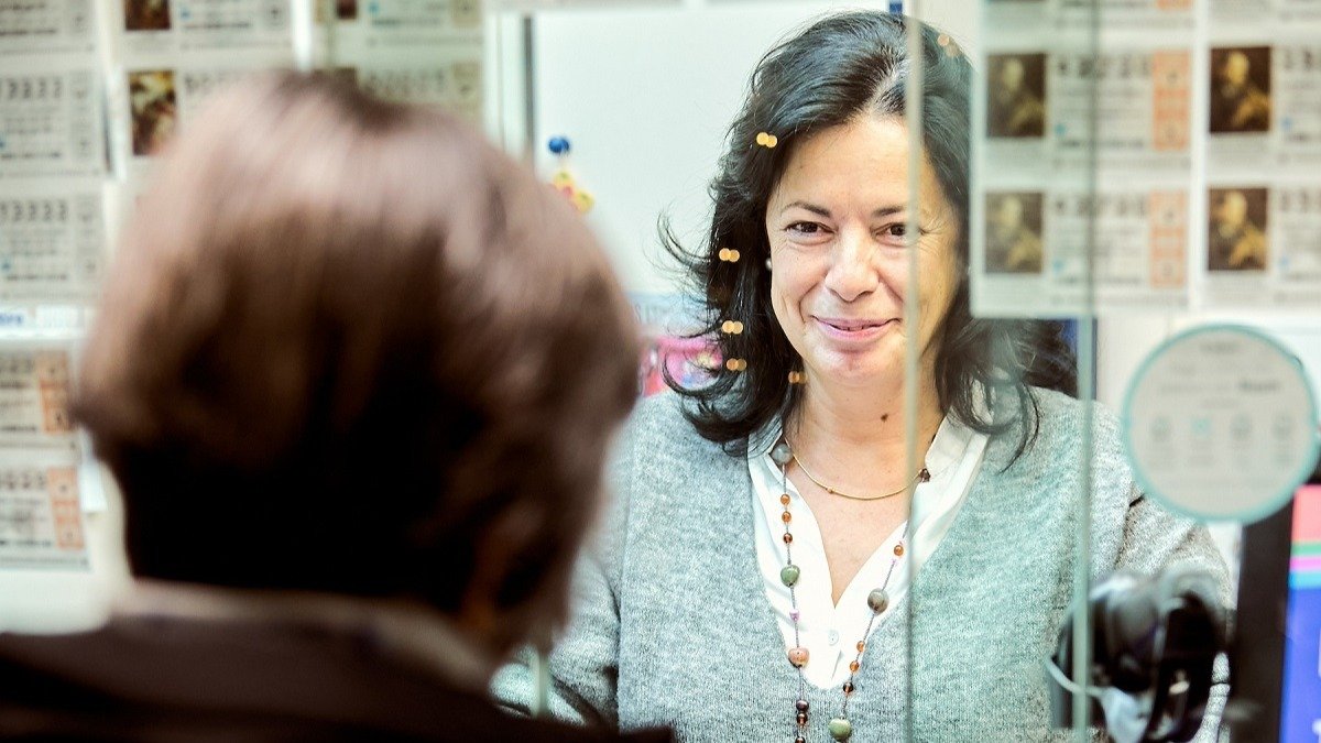 Fuencisla Maroto, encargada de la administración número 1 Los Picos de la Suerte de Segovia.- JESÚS BERNÁEZ