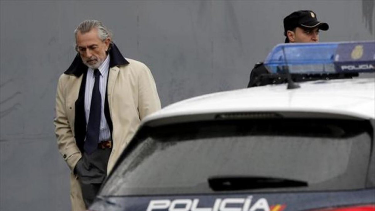 Francisco Correa se dirige a la Audiencia Nacional, el pasado 13 de febrero.-JOSÉ LUIS ROCA