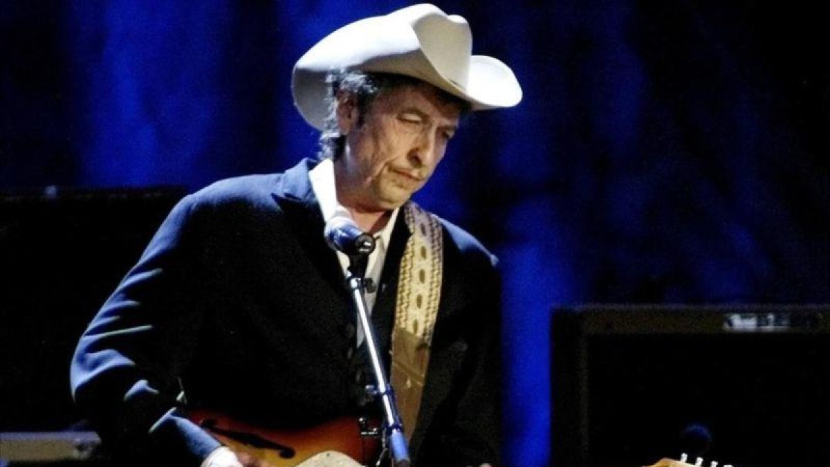 Bob Dylan, en un concierto en Los Angeles.-REUTERS / ROB GALBRATH