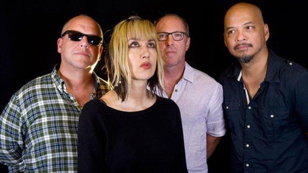 La banda de Boston Pixies, con la bajista Kim Shattuck en primer término-ARCHIVO