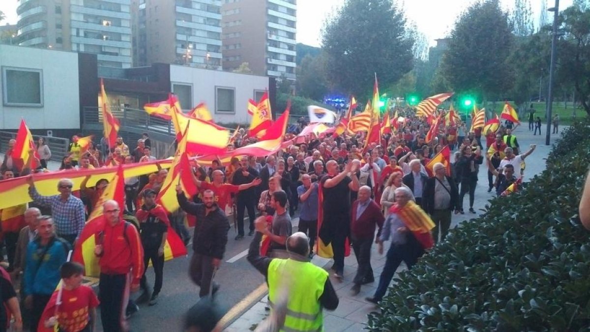 Imagen de la manifestación a favor de la unidad de España que se ha celebrado este sábado en Mataró.-/ JOAN SALICRÚ