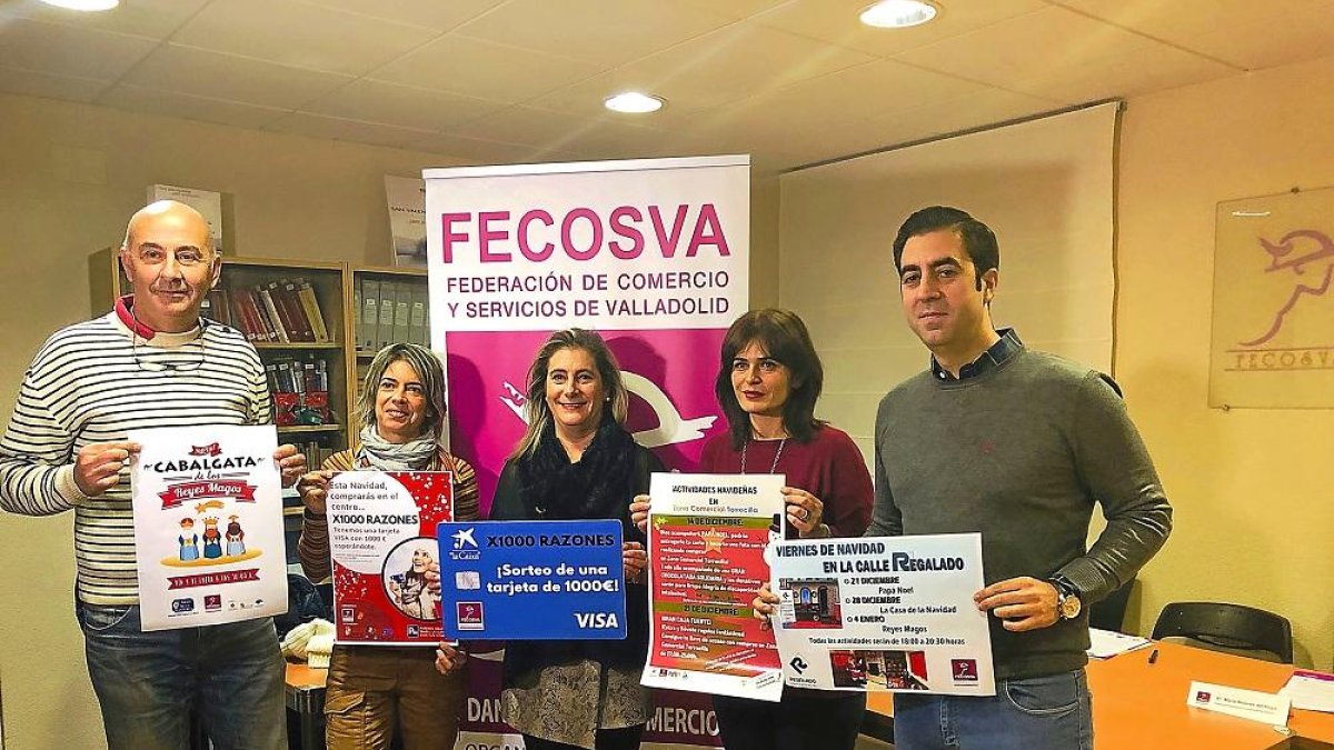 Fabián Diez, María Dolores del Hoyo, Milagros Aguado, Cristina López y Jaime Curiel en la presentación de las actividades de Navidad.-EL MUNDO
