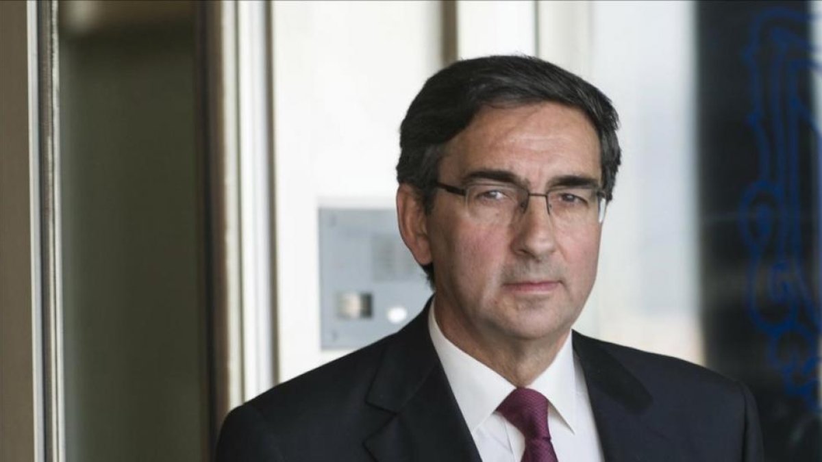Federico Rubio, alto funcionario de Hacienda, a su salida tras declarar en calidad de testigo por el 'caso Nóos'-EFE / CATI CLADERA