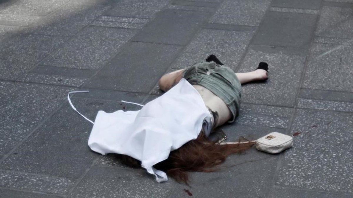 Uuna de las víctimas del coche que ha atropellado a los transeúntes en Times Square-MIKE SEGAR
