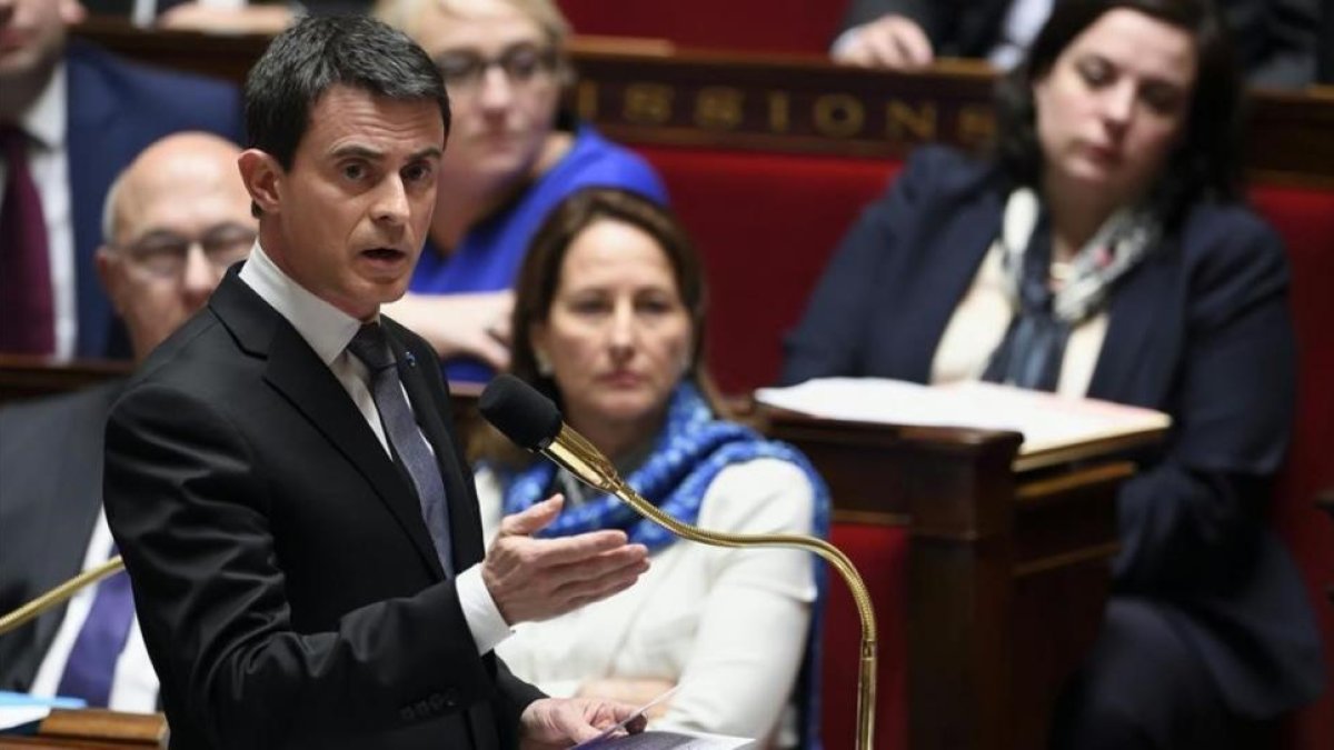 El primer ministro francés, Manuel Valls, en un pleno de la Asamblea General en París.-ERIC FEFERBERG