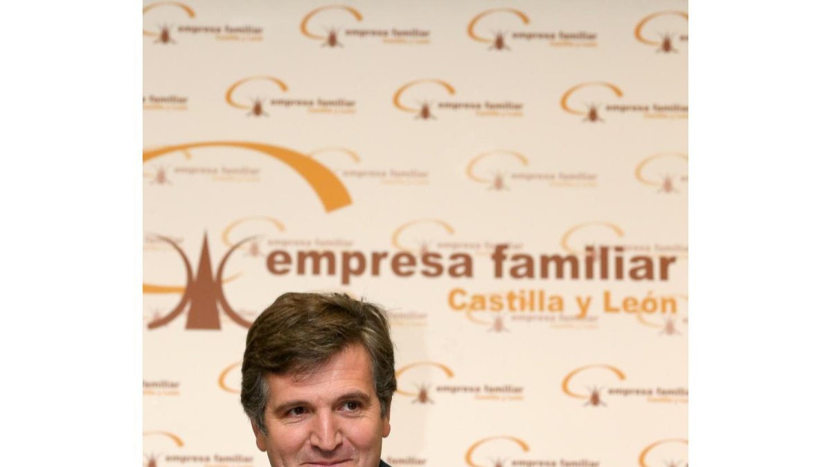 El presidente de la asociación Empresa Familiar de Castilla y León, Alfonso Jiménez, presenta una batería de medidas para mejorar la competitividad empresarial y facilitar la creación de empleo.-ICAL