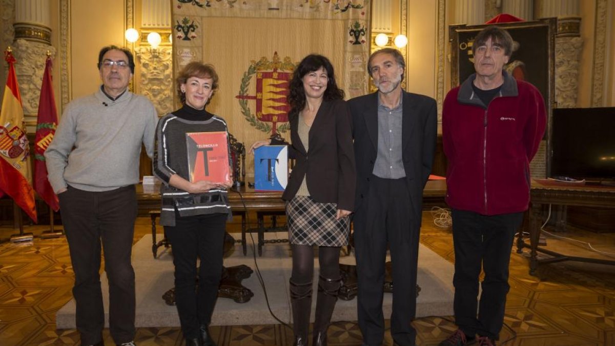 Miguel Ángel Pérez, Ana Gallego, Ana Redondo, Isaac Macho y Anel Sánchez, ayer, durante la presentación del libro.-MIGUEL ÁNGEL SANTOS