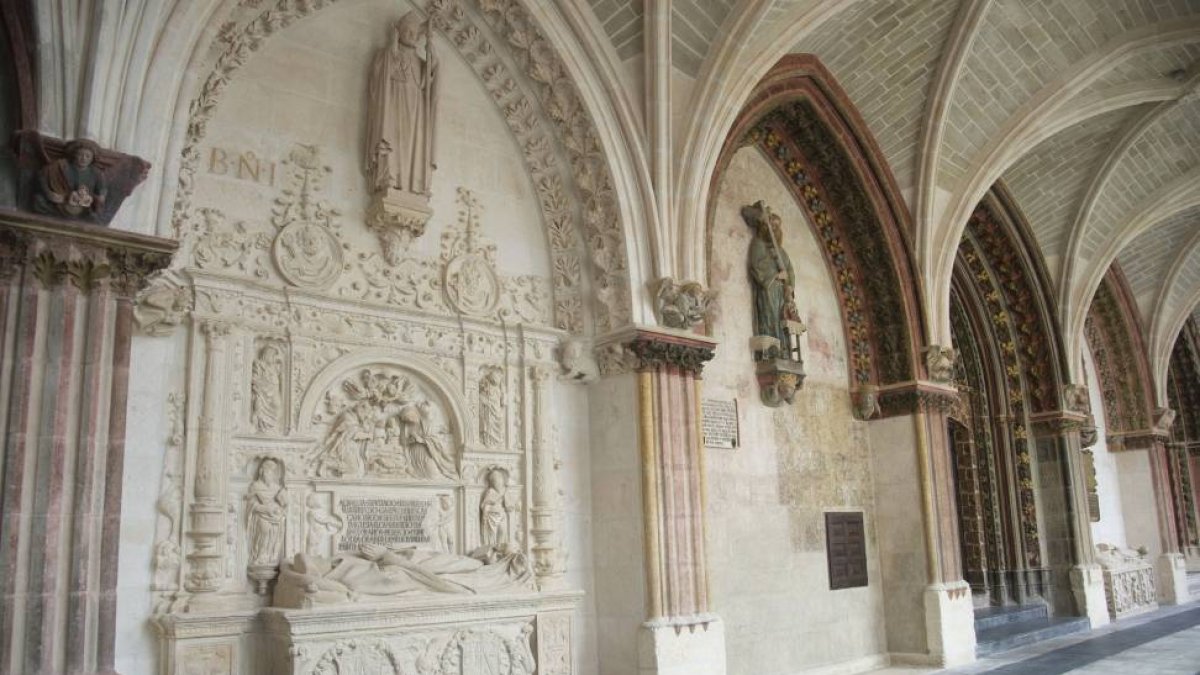 El Arzobispado de Burgos, la Obra Social La Caixa y la Fundación Caja de Burgos inauguran la restauración del Claustro alto de la catedral.-ICAL