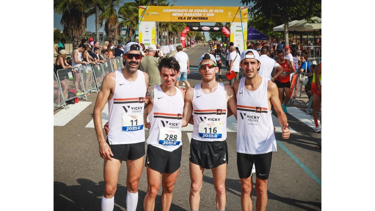 Equipo del Vicky Foods en el Campeonato de España de  Medio Maratón. / V. F.