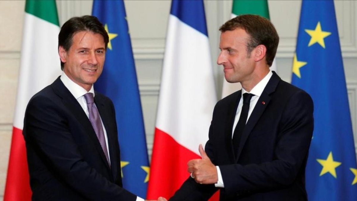 Macron y Conte piden una reforma en profundidad para responder a inmigración.-/ FRANÇOIS MORI /(REUTERS) / EFE VÍDEO