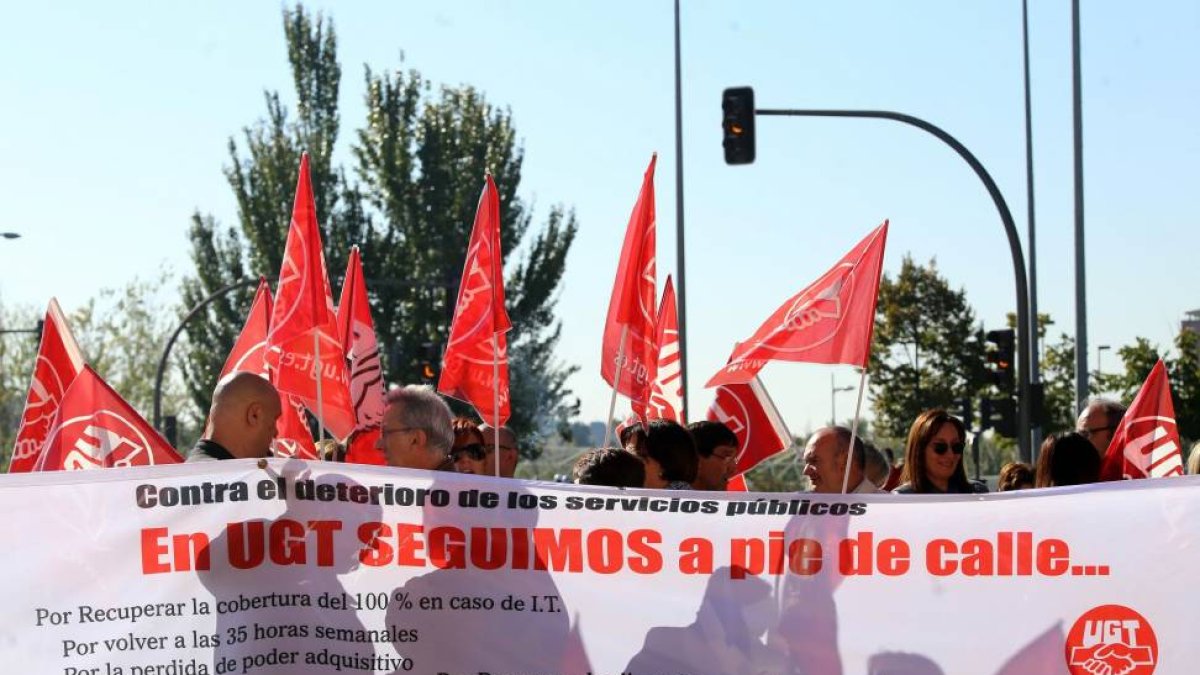 Concentración de UGT 'Contra el deterioro de los servicios públicos'-Ical