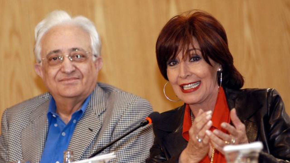 La actriz Concha Velasco y el actor y director de cine Mariano Ozores en el IV Festival Internacional de Cine de Las Palmas de Gran Canaria de 2003.-ANGEL MEDINA G. / EFE