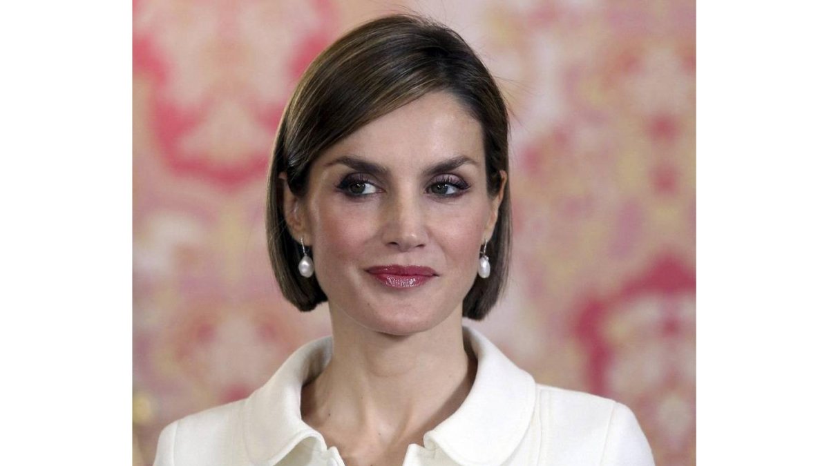 La Reina Doña Letizia Ortiz durante la recepcion al Premio Cervantes-El Mundo