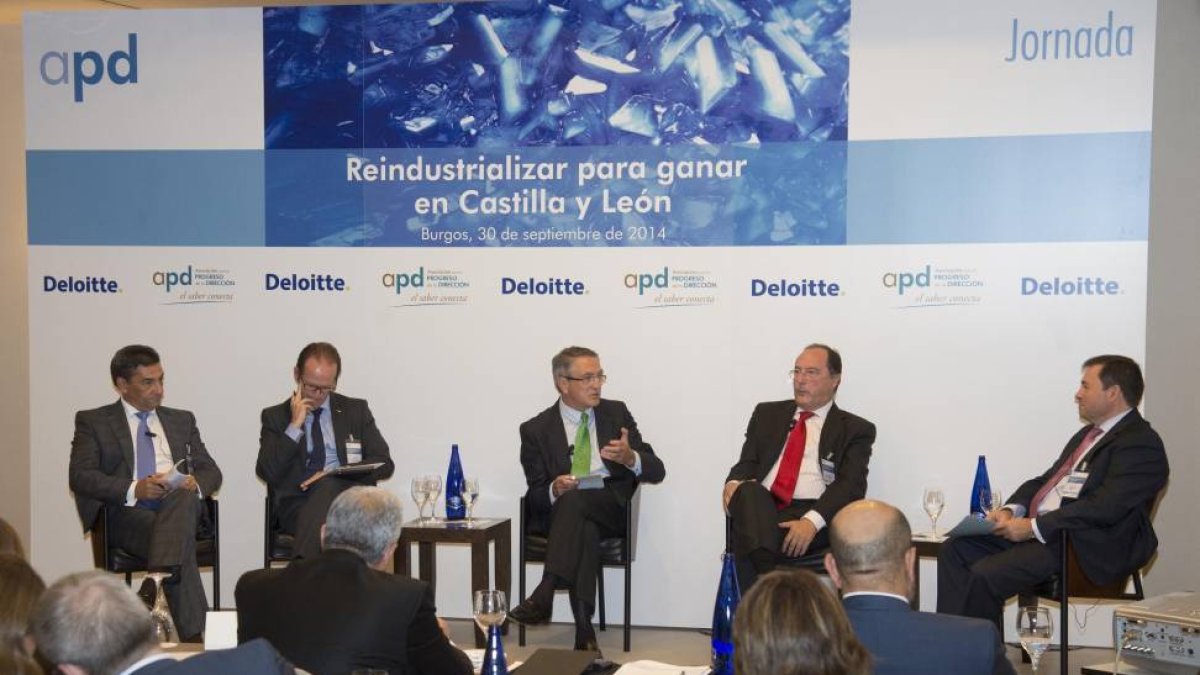 Celebración de la Jornada 'Reindustrializar para ganar Castilla y León' de la Asociación para el Progreso de la Dirección (APD) y Deloitte, en la que se da a conocer la situación del sector industrial en Castilla y León. Ginés Clemente, presidente del Gru-Ical