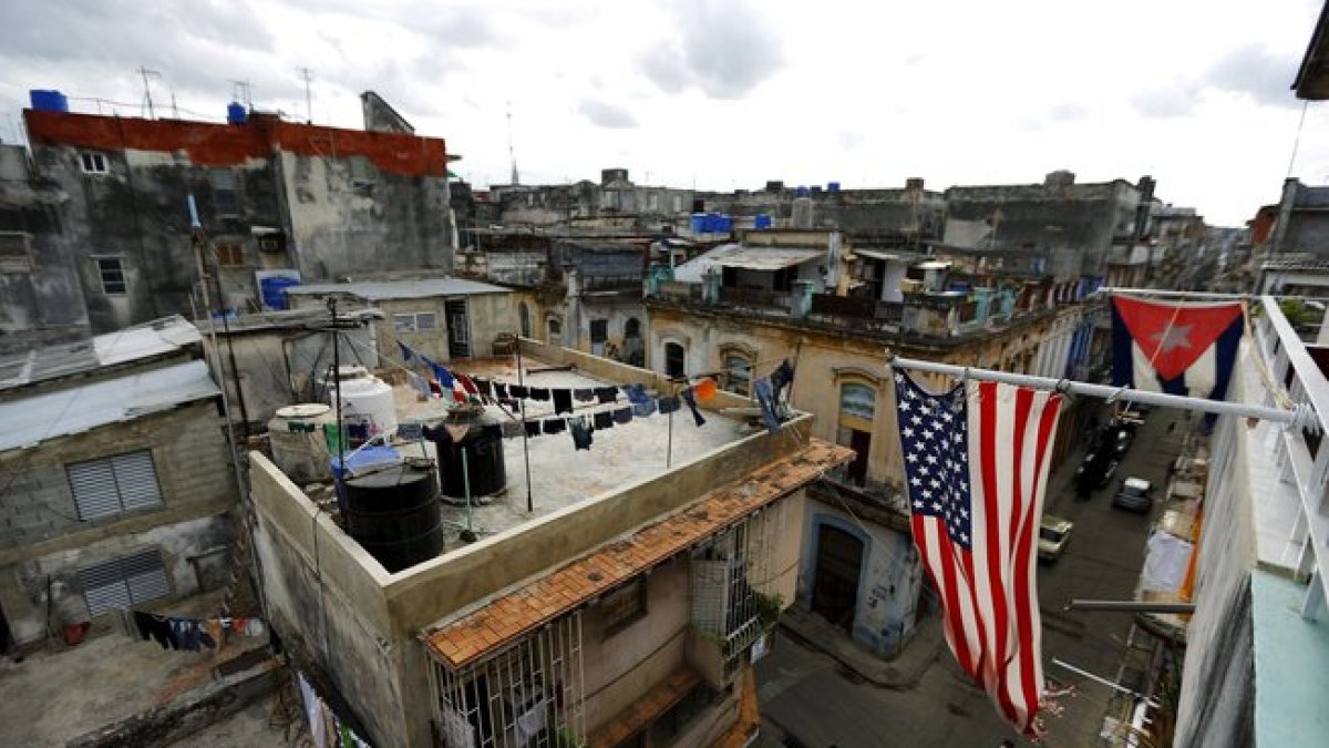 Una bandera estadounidense en La Habana.-REUTERS