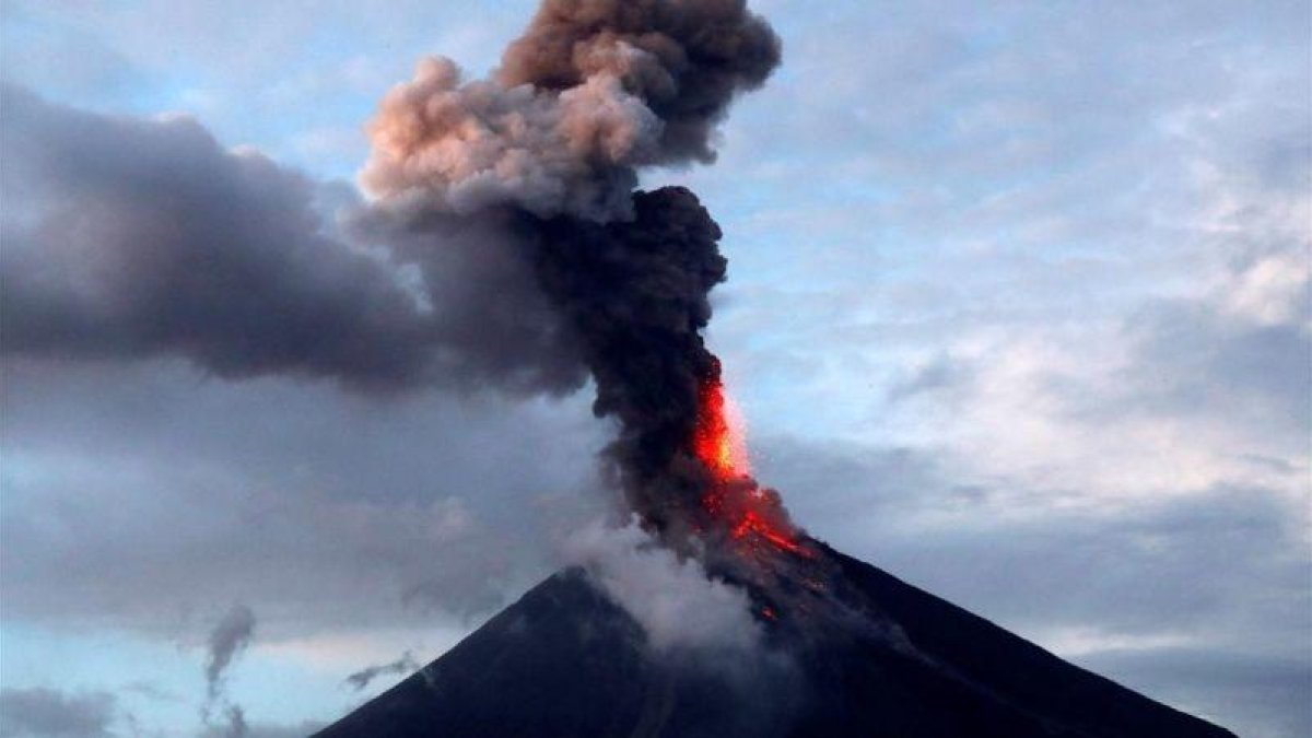 Foto de archivo de la erupción del volcán en México.-FRANCIS R MALASIG (EFE)
