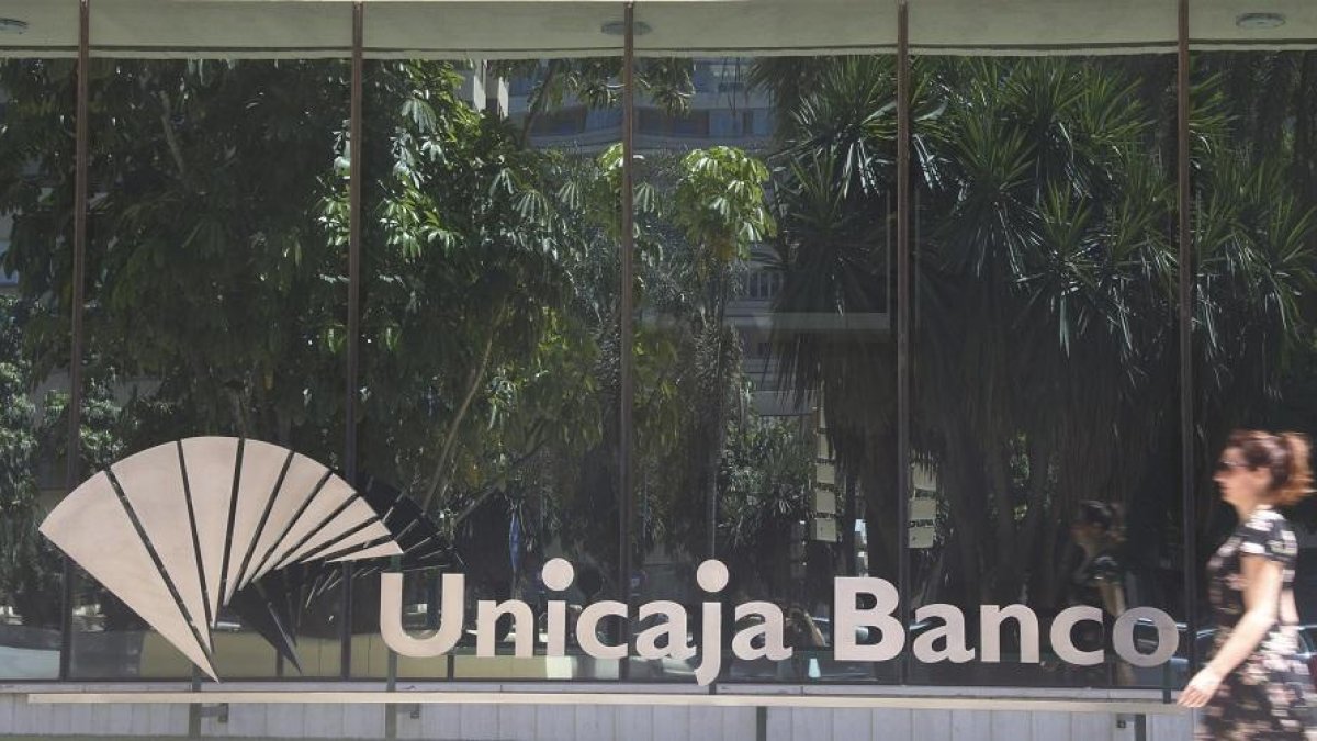 Unicaja Banco-E. M.