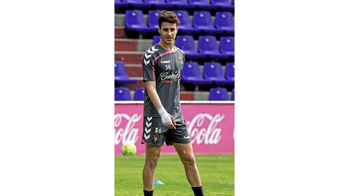 Mario Hermoso, durante un entrenamiento en el estadio José Zorrilla-MIGUEL ÁNGEL SANTOS