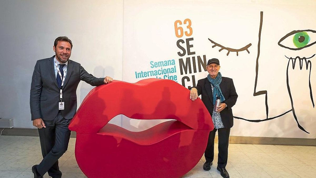 Óscar Puente y Javier Angulo, ayer, en el Teatro Calderón, sede de la 63 Semana Internacional de Cine.-PABLO REQUEJO