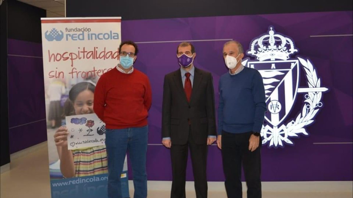 Menchaca, Espinar y Landáburu en la presentación. / E.M.