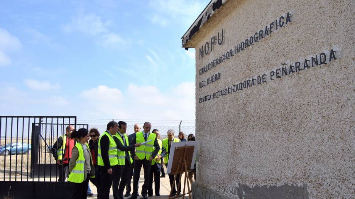 El consejero de Fomento y Medio Ambiente, Antonio Silván, visita las obras de la nueva ETAP (Estación de Tratamiento de Agua Potable) de Peñaranda de Bracamonte-Ical