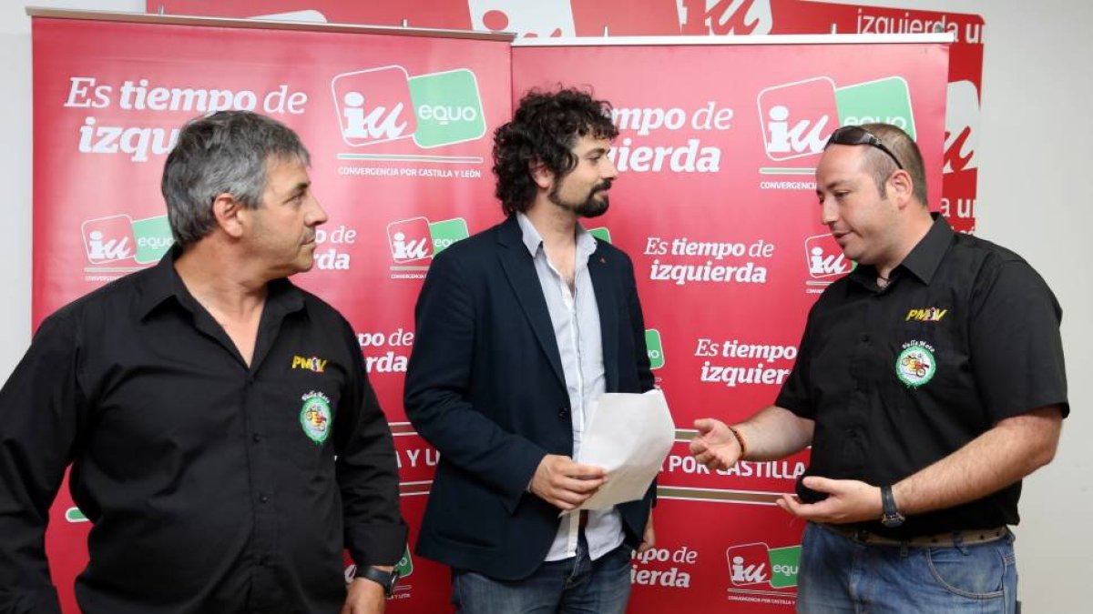 José Sarrión (C), se reúne con la Plataforma Motera para la Seguridad Vial-ICAL