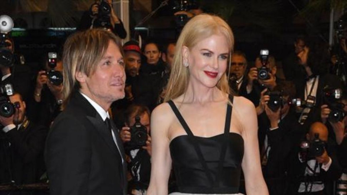 Nicole Kidman posa con Keith Urban en el Festival de Cannes, en mayo del 2017.-