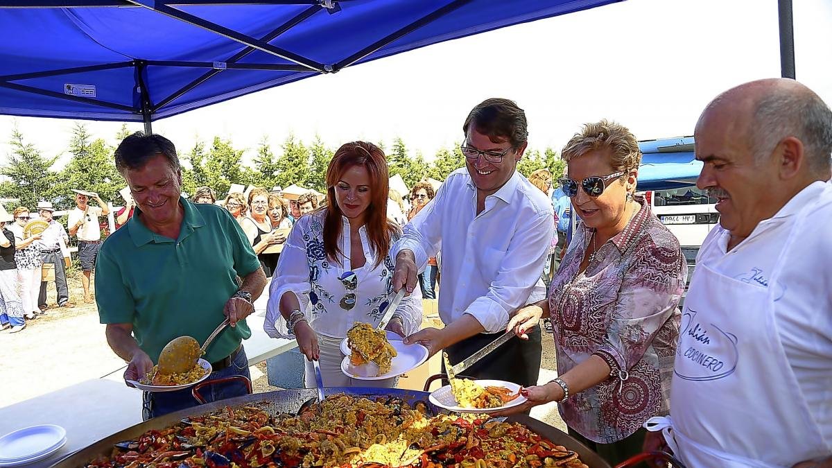 Alfonso Fernández Mañueco se desplazó hasta Segovia para celebrar la tradicional apertura del curso político ‘popular’ junto al presidente de la Diputación, Francisco Vázquez; la de las Cortes, Silvia Clemente; y la del PP segoviano, Paloma Sanz.-ICAL