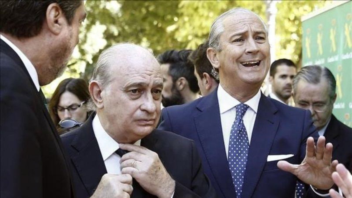 El ministro del Interior, Jorge Fernández Díaz, en un acto oficial en Pamplona.-EFE / JESÚS DIGES